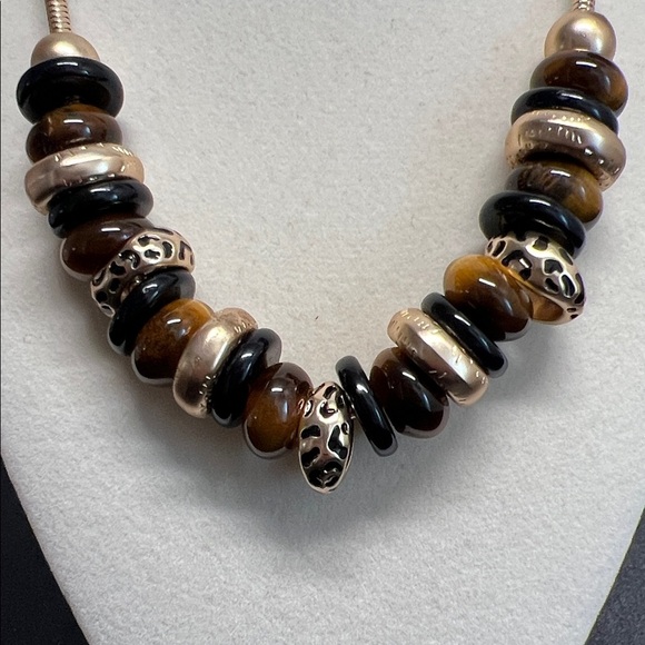 Piper K | Tiger Eye Necklace - Picture 12 of 13